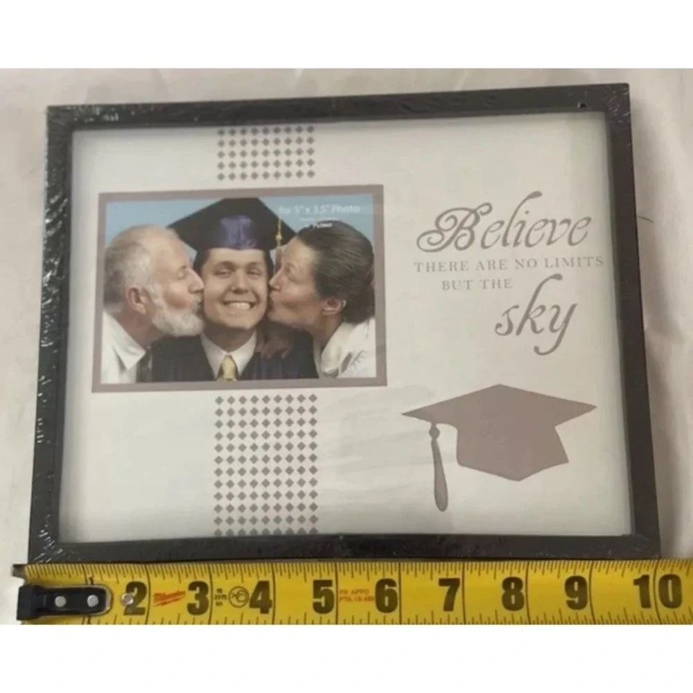 Flomo Graduation Photo Frame Believe Sky‎ Cap 8x10  for 4x6